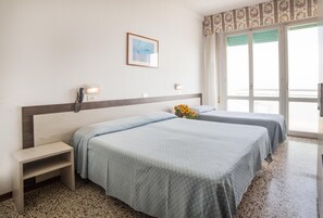 Egyptian cotton sheets, in-room safe, desk, free WiFi - Hotel Europa (Gabicce Mare)