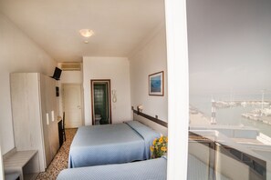 Egyptian cotton sheets, in-room safe, desk, free WiFi - Hotel Europa (Gabicce Mare)