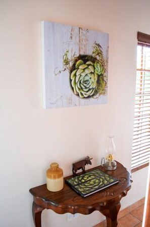 Interior entrance - Aan De Bergen Guesthouse South Africa (Swellendam)