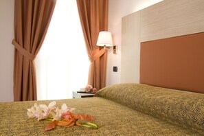 Minibar, in-room safe, desk, blackout curtains - Hotel Fontanelle (Bertinoro)