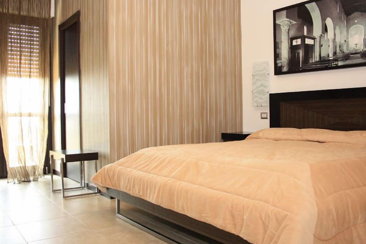 1 bedroom, down duvets, minibar, in-room safe