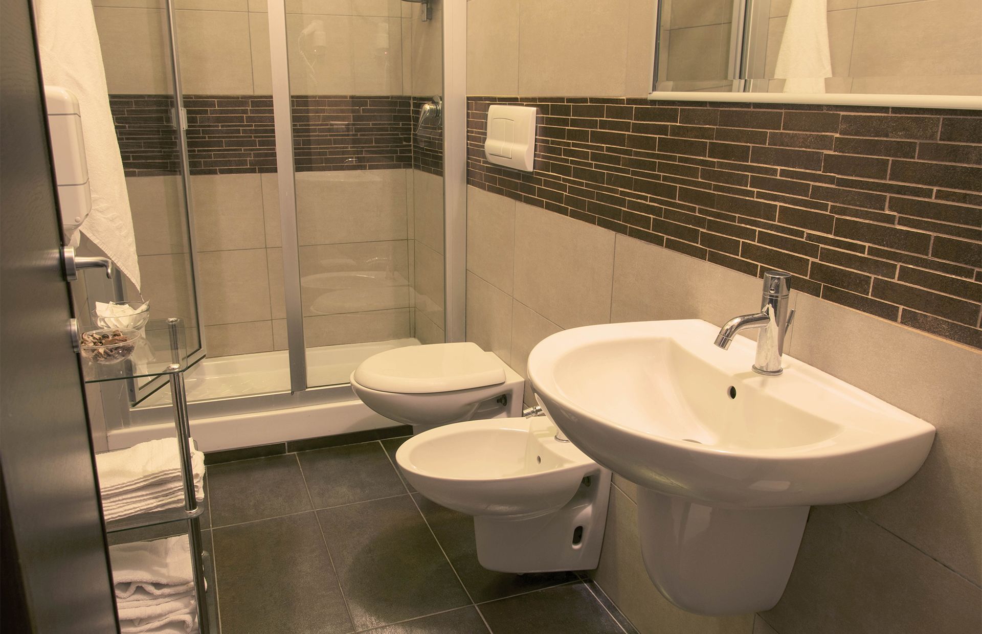 rainfall showerhead, free toiletries, hair dryer, bidet