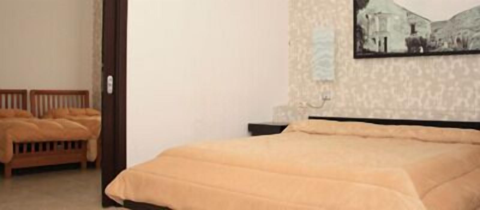 1 bedroom, down duvets, minibar, in-room safe