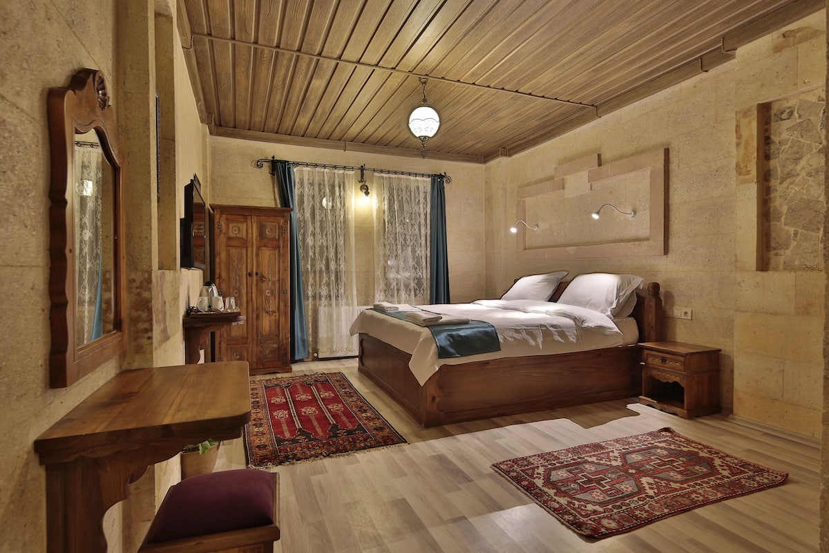 Kamar Double Superior | 1 kamar tidur, seprai premium, minibar, dan meja kerja
