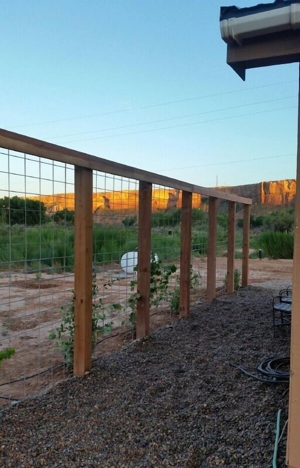 Mountain view - Stone Lizard Vacation Rentals (Bluff)