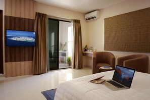 Minibar, in-room safe, desk, free cribs/infant beds - Champa Central Hotel (Malé)