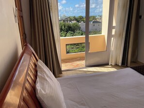 2 chambres, coffres-forts dans les chambres, chambres insonorisées