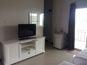 Habitación Deluxe con 2 camas individuales, 2 camas individuales, vistas a la colina | Servicio de la habitación