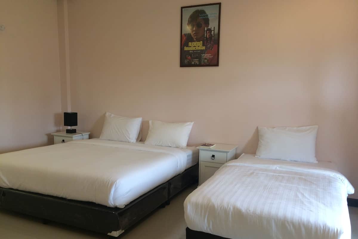 Family Room, 2 Bedrooms, Mountain View | Desk, blackout curtains, free WiFi
