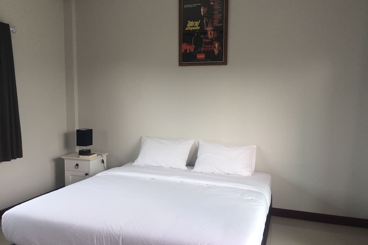 Deluxe Room, 1 Double Bed, Hill View | Desk, blackout curtains, free WiFi