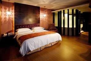 Chambre Lune de Miel (Check-in after 6PM) | Rideaux occultants, chambres insonorisées, Wi-Fi gratuit, draps fournis
