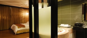 The Riverside Hotel & Motel