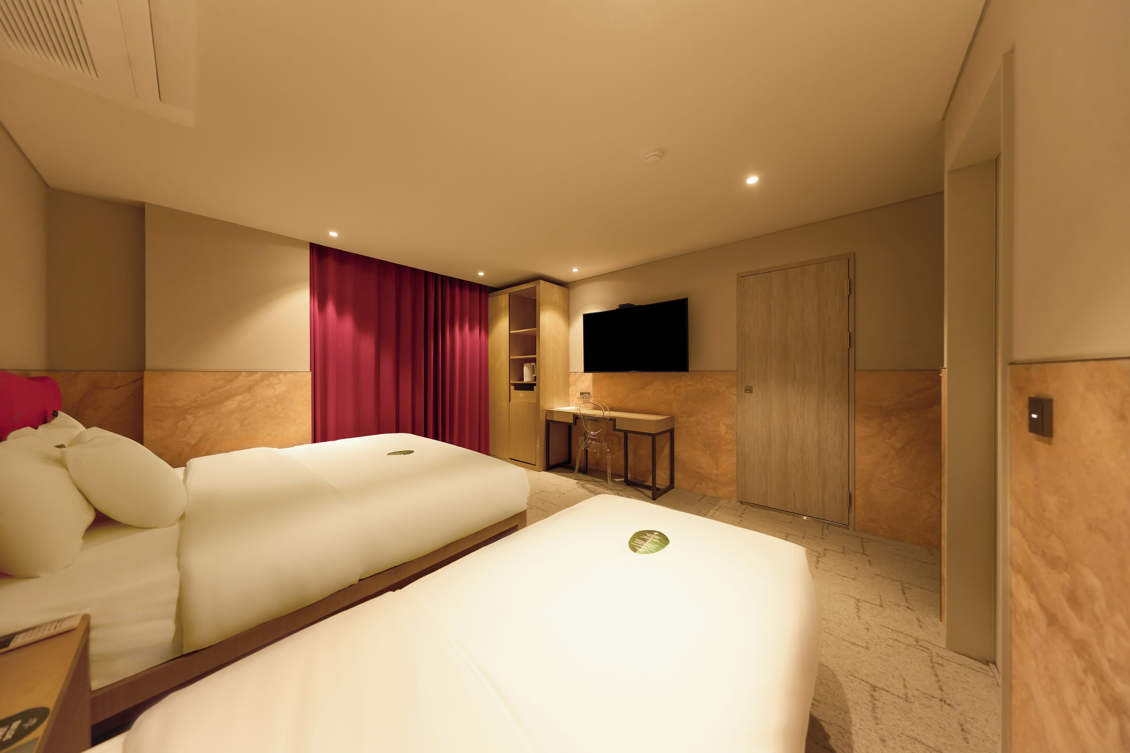 superior triple | 1 bedroom, premium bedding, individually decorated