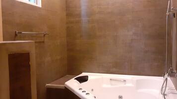 Deluxe Double or Twin Room, 1 Bedroom, Garden View, Garden Area | Bathroom amenities | Free toiletries, hair dryer, bidet, towels