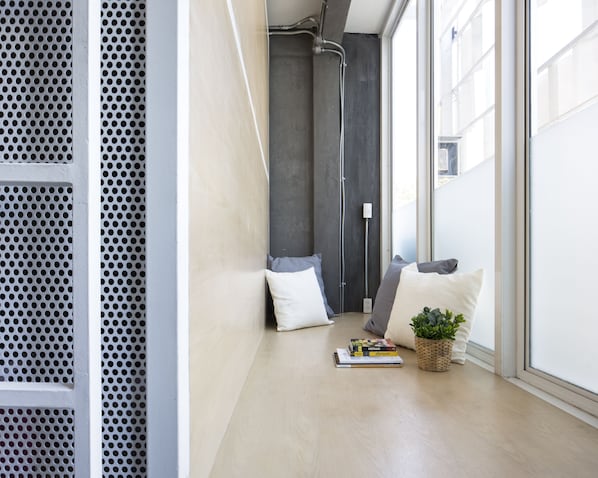 Shared Dormitory, Women only | Egyptian cotton sheets, soundproofing, free WiFi