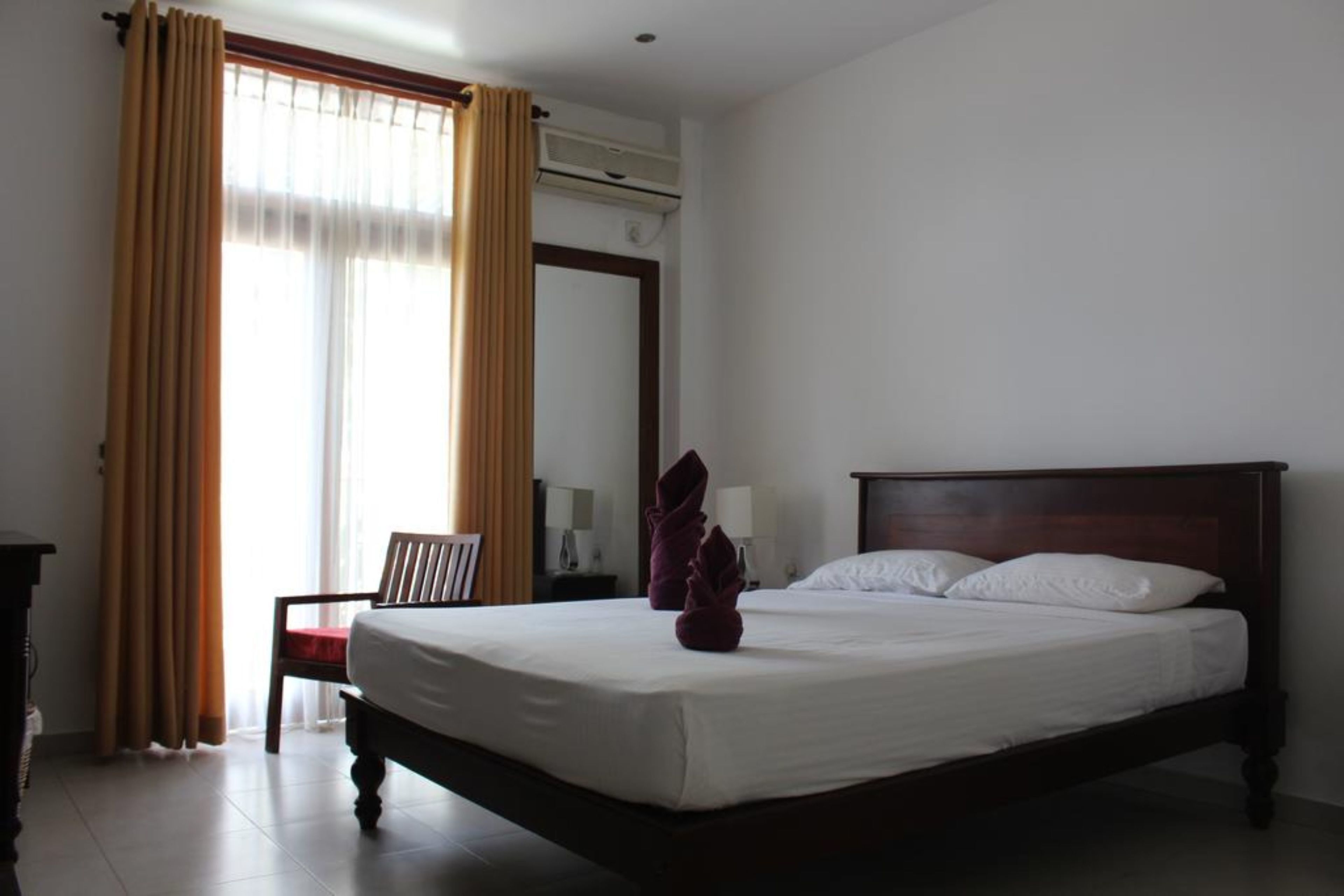 deluxe double room, 1 king bed, canal view | premium bedding, desk, iron/ironing board, free wifi