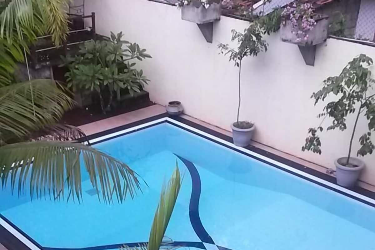 Superior Double Room, Pool View | Premium bedding, desk, iron/ironing board, free WiFi