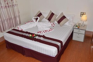 미니바, 객실 내 금고, 책상, 다리미/다리미판