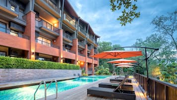 Kolam renang outdoor