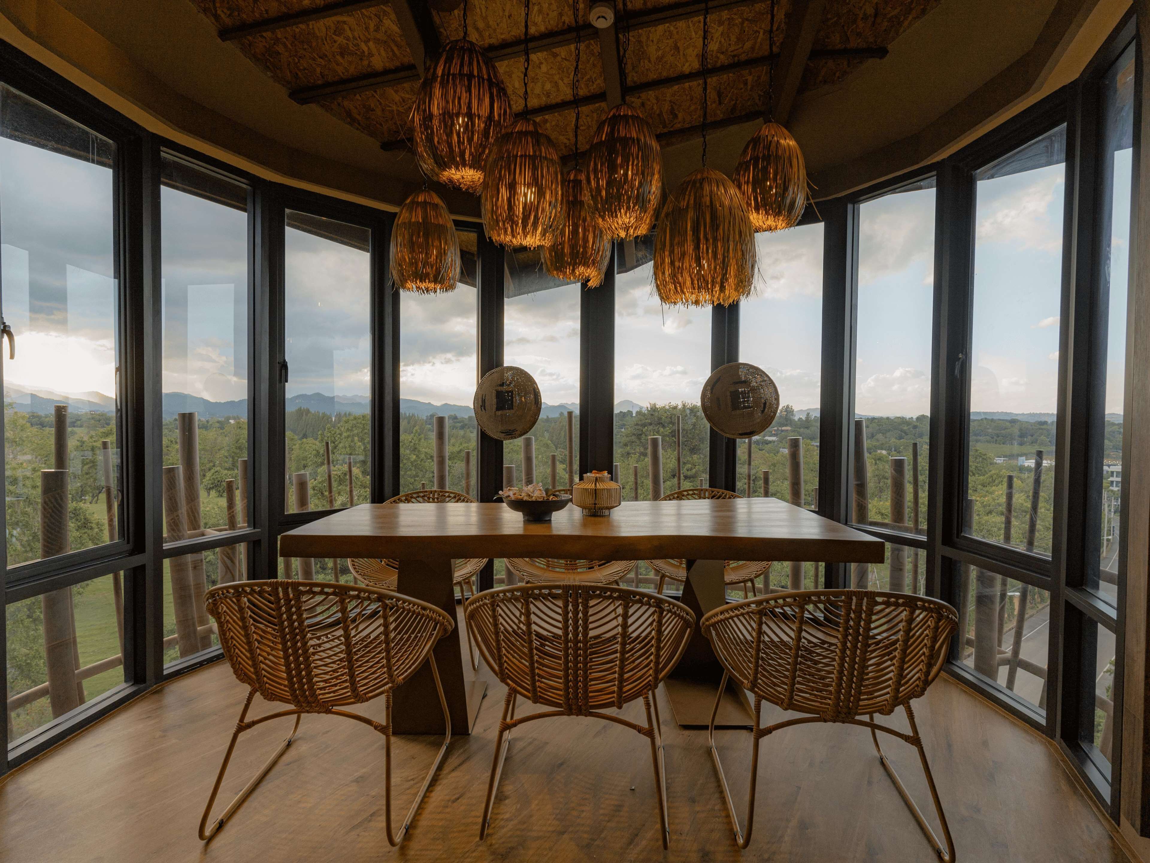 breakfast, lunch, dinner served; thai cuisine