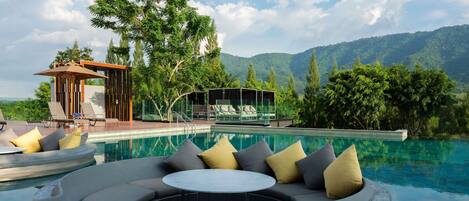 Outdoor pool, pool loungers