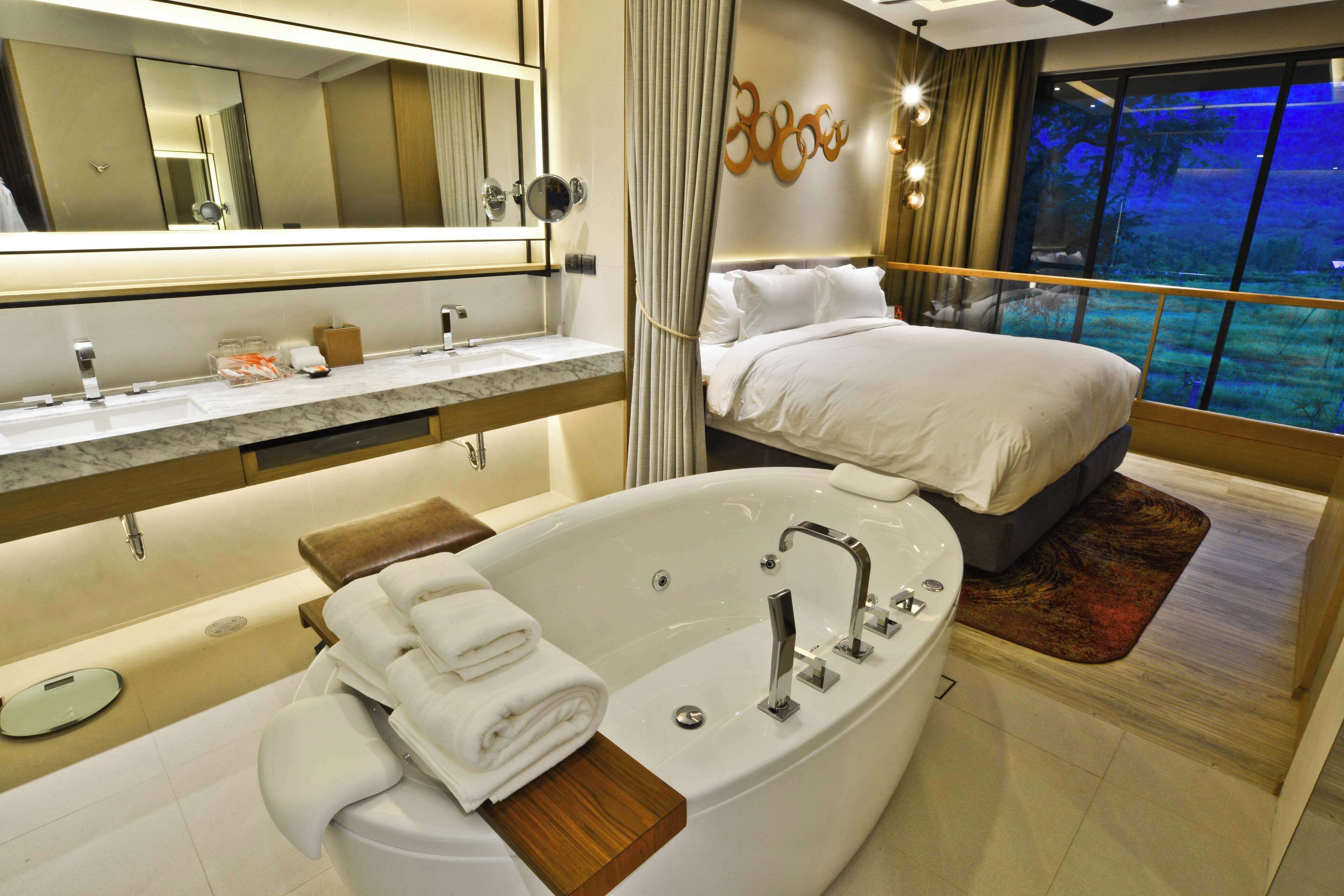 minibar, in-room safe, desk, soundproofing