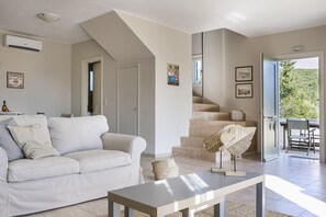 Flat-screen TV - Villa Isalos (Kefalonia)
