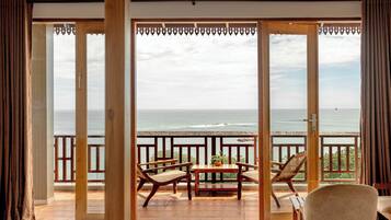 Superior Studio Suite, Sea View | Terrace/patio