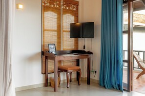 Deluxe Double room with Balcony and Sea view | 1 bedroom, premium bedding, pillow-top beds, minibar - Ananthaya Beach (Rekawa)