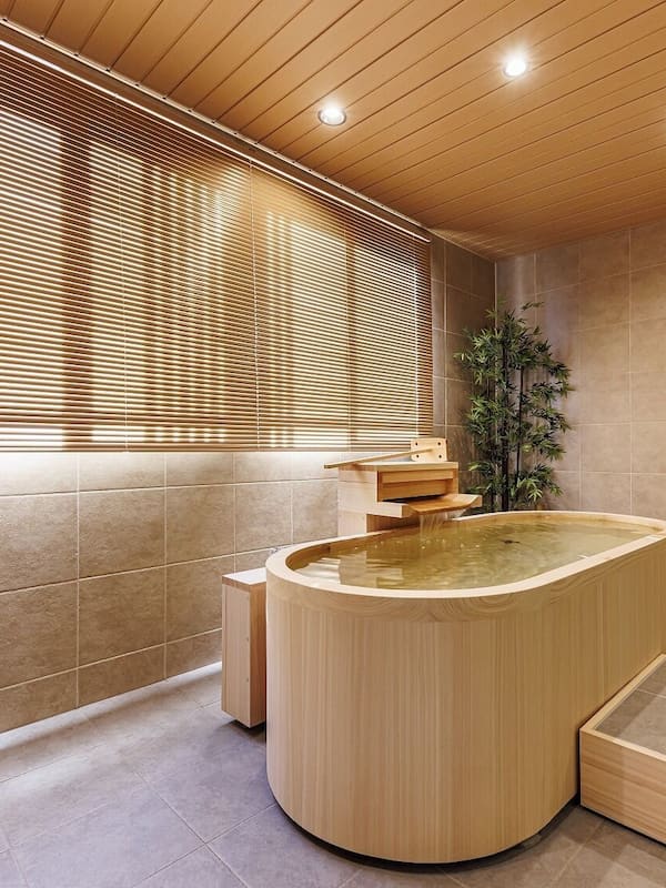Luxury-Doppel- oder -Zweibettzimmer, 2 Schlafzimmer, eigenes Bad, eingeschränkter Meerblick | Badezimmer