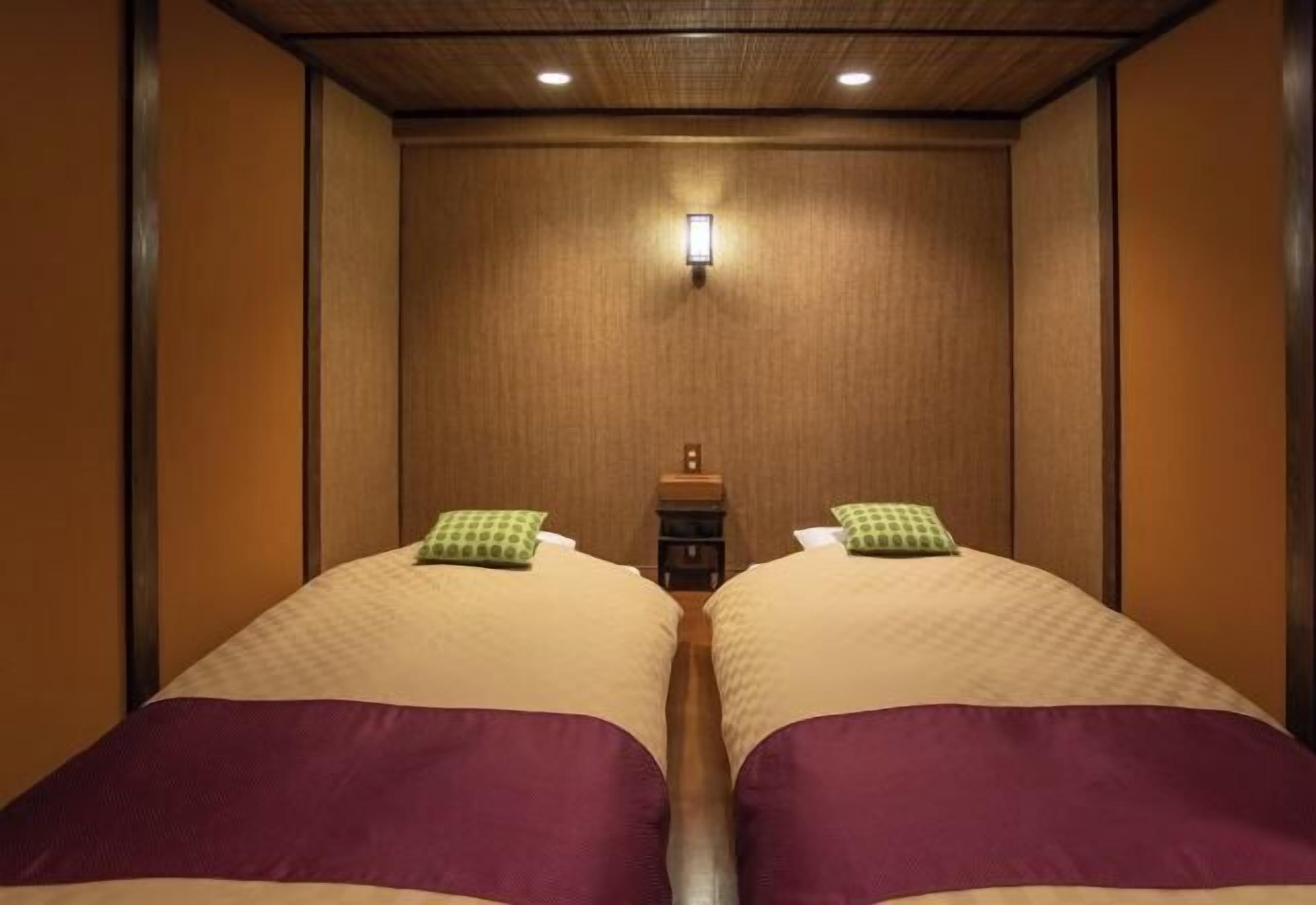 Premium bedding, down duvets, in-room safe, soundproofing
