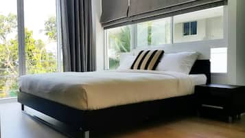 Apartment 2 Bedroom | 2 bedrooms, desk, blackout curtains, free WiFi