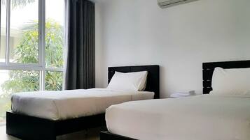 Apartment 2 Bedroom | 2 bedrooms, desk, blackout drapes, free WiFi