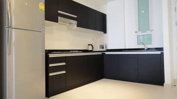Apartment 2 Bedroom | 2 bedrooms, desk, blackout curtains, free WiFi
