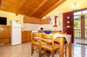 Apartment, 1 Bedroom | Private kitchen