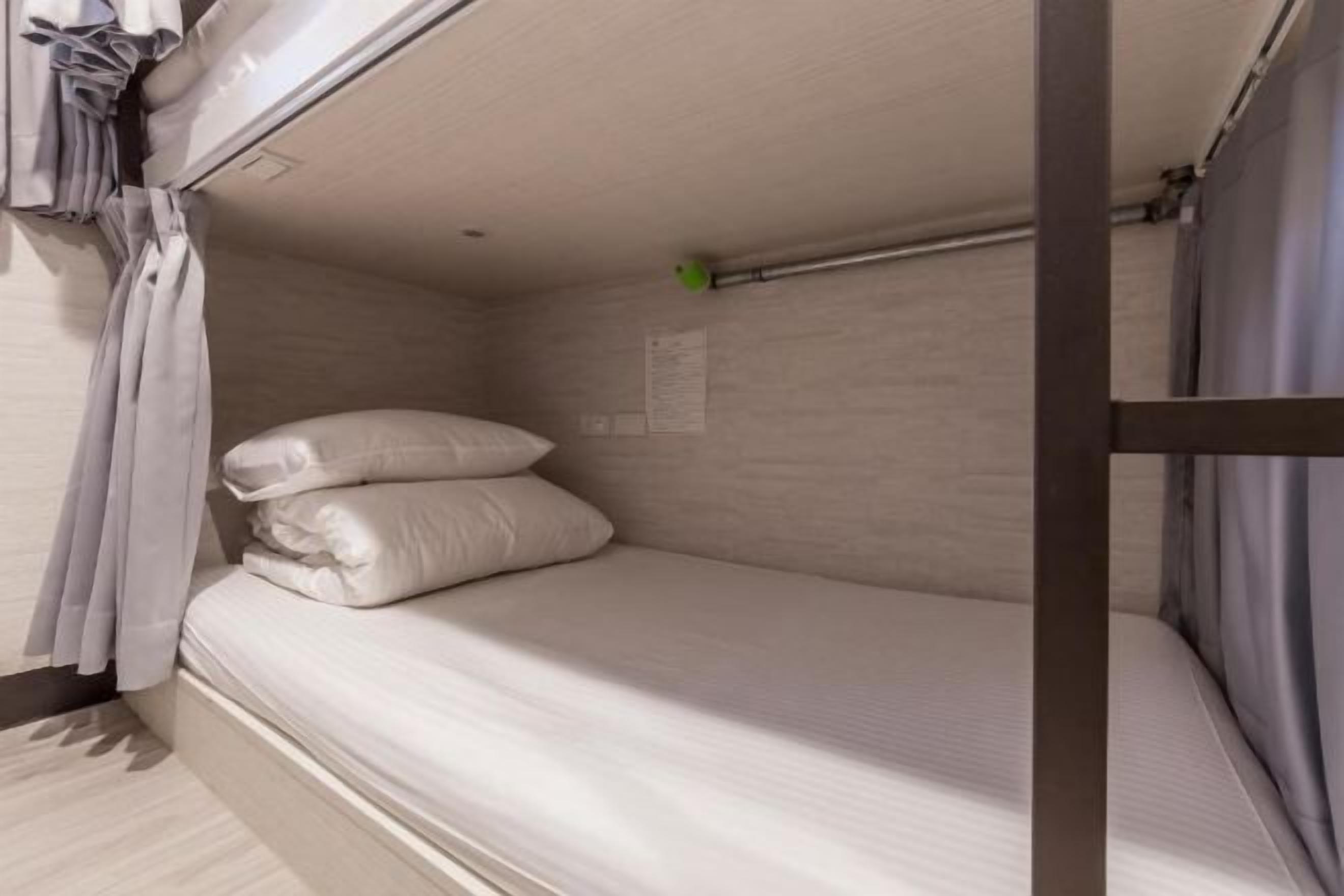 Gebar bulu kapas, Wi-fi percuma, cadar katil 