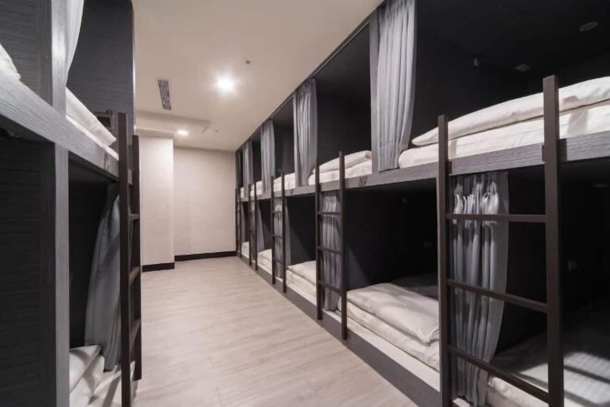 Cubrecamas, wifi gratis y ropa de cama