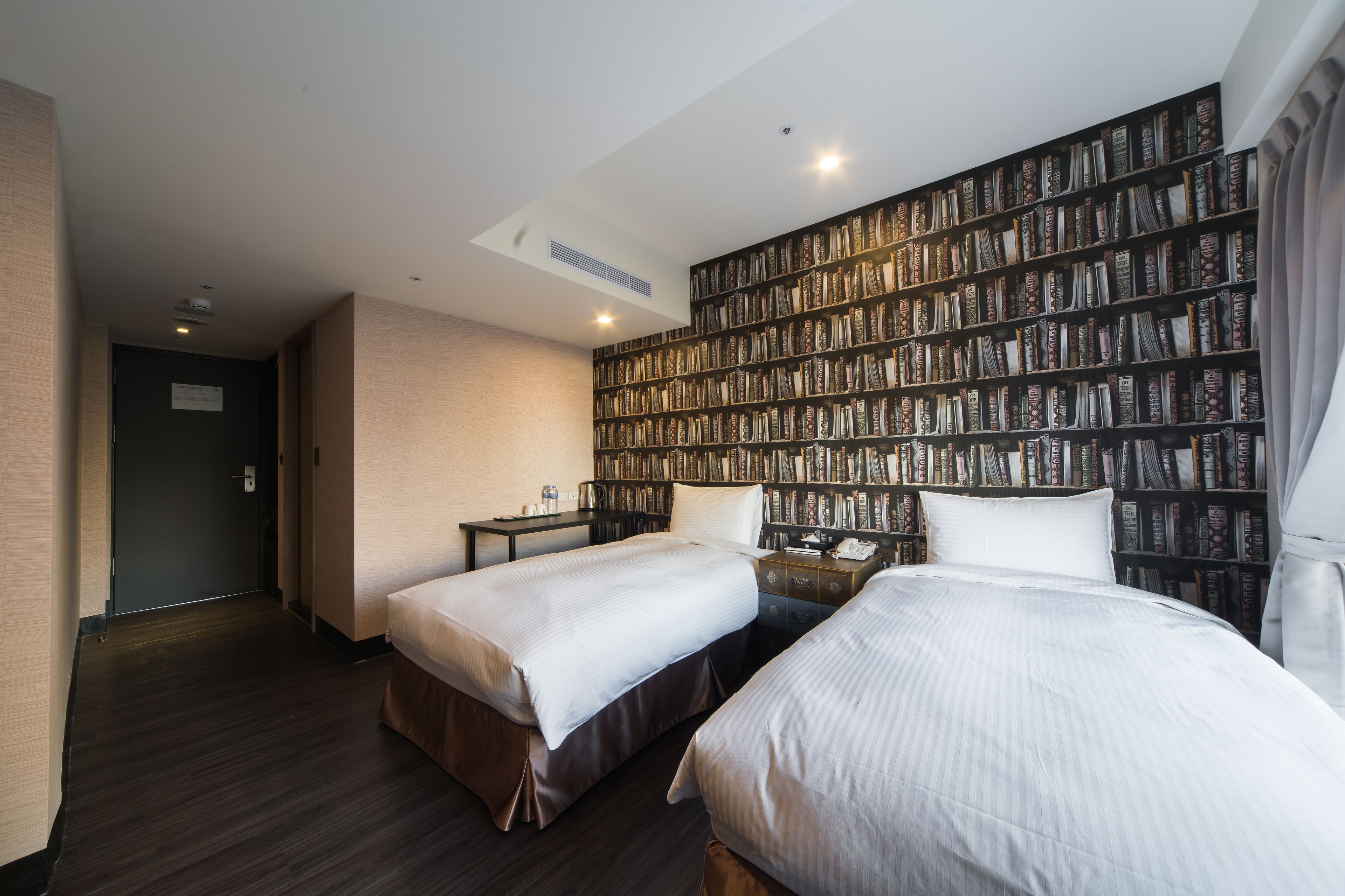 business twin room, 2 single beds | down duvets, free wifi, bed sheets