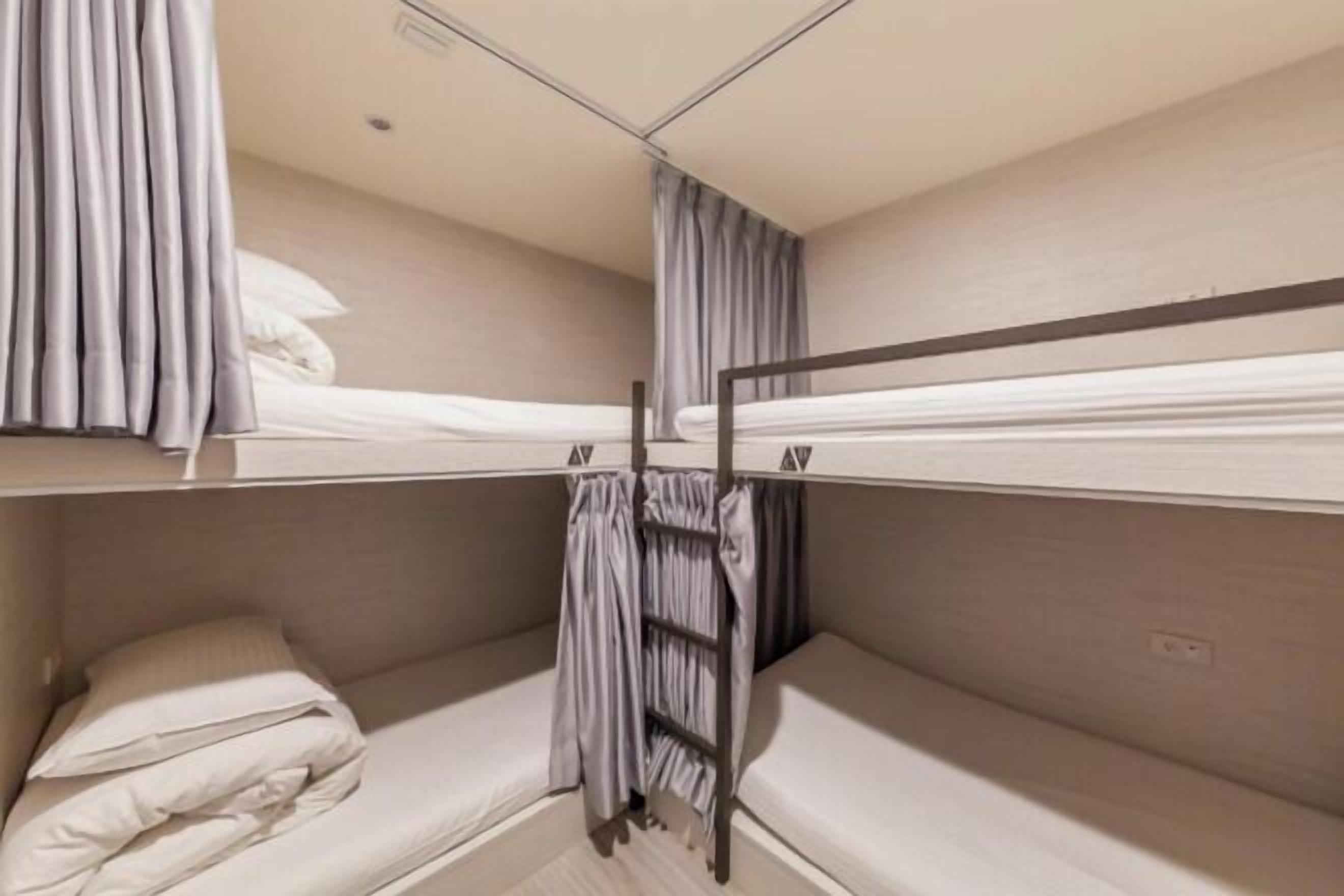 羽绒被、免费 WiFi、床单