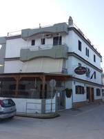 Fachada de la propiedad