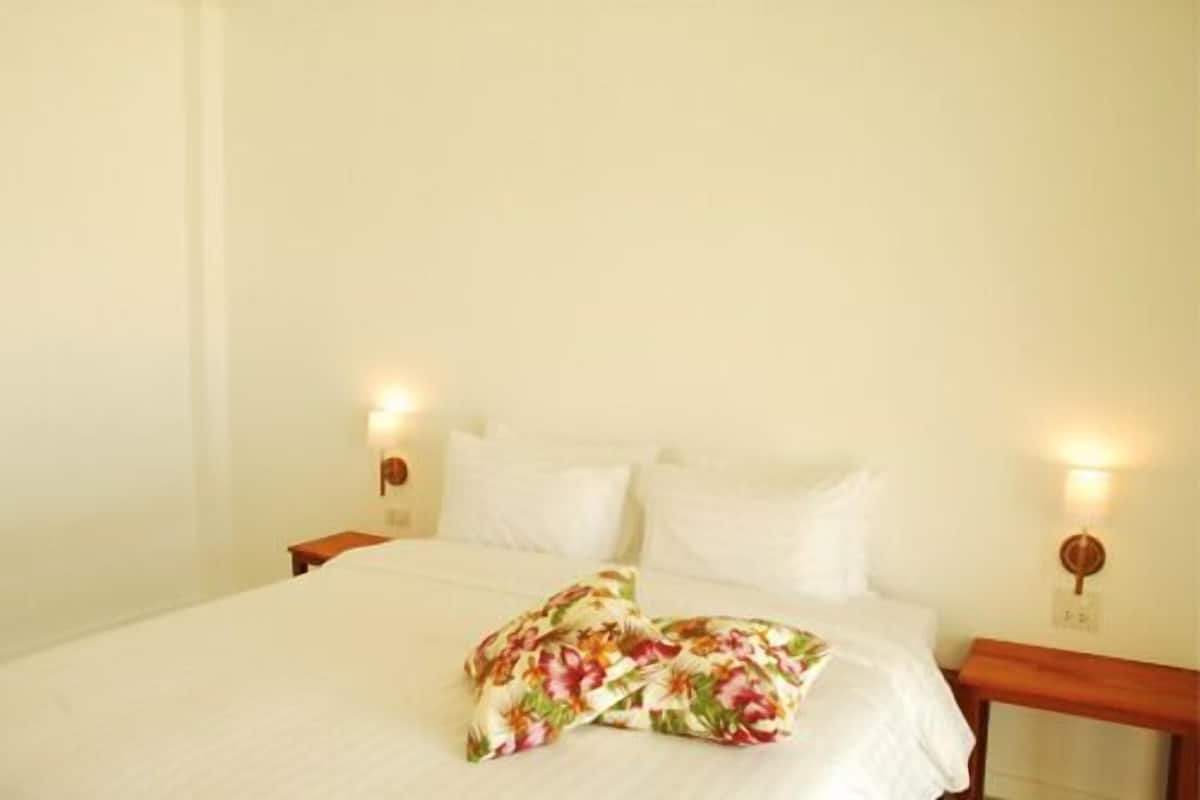 Garden View King Bed with Breakfast | Rollaway beds, free WiFi
