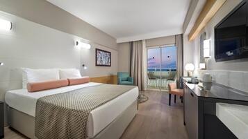 Sengetøy av topp kvalitet, minibar (inkludert) og skrivebord