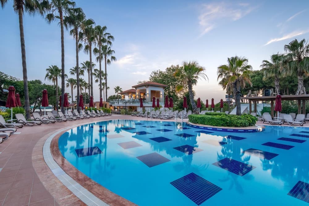 Trendy Palm Beach (Adults Only, 16+)