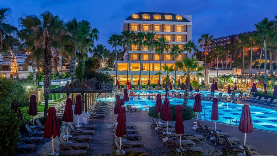 Trendy Palm Beach (Adults Only, 16+)