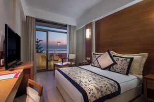 Standard Room Sea View | Sengetøy av topp kvalitet, minibar (inkludert), skrivebord og lydisolert