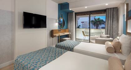 Trendy Side Beach (Adults Only, 16+)