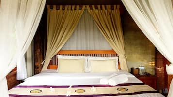 Villa With A/C (Chomjan House) | 書桌、免費 Wi-Fi