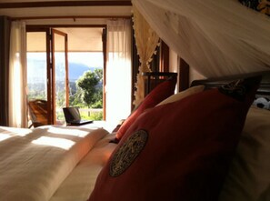 Escritorio y wifi gratis