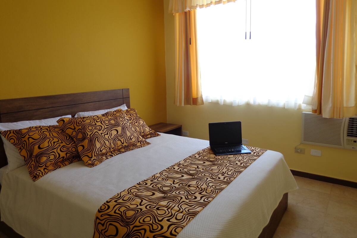 Comfort Single Room | Premium bedding, individually decorated, desk, laptop workspace