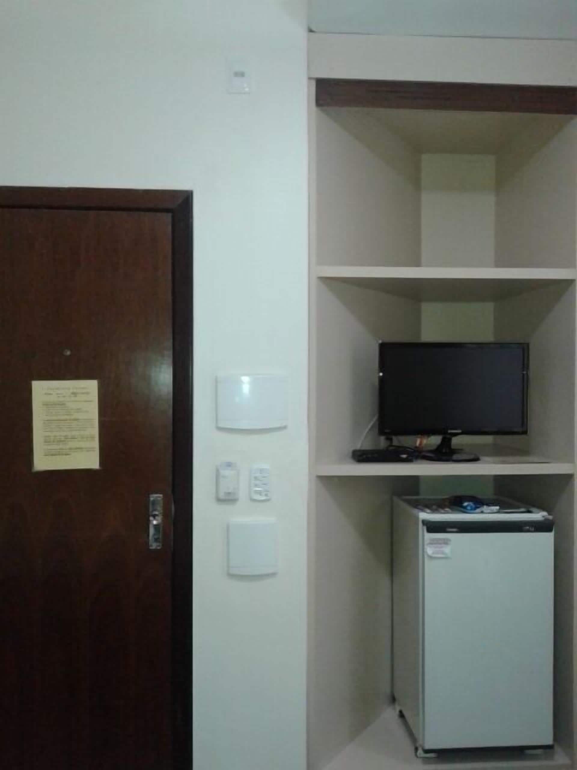 in-room safe, desk, soundproofing, free cots/infant beds